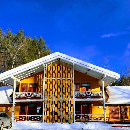 Snowdon Chalet Motel Londonderry Экстерьер фото