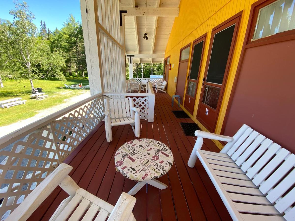 Snowdon Chalet Motel Londonderry Экстерьер фото