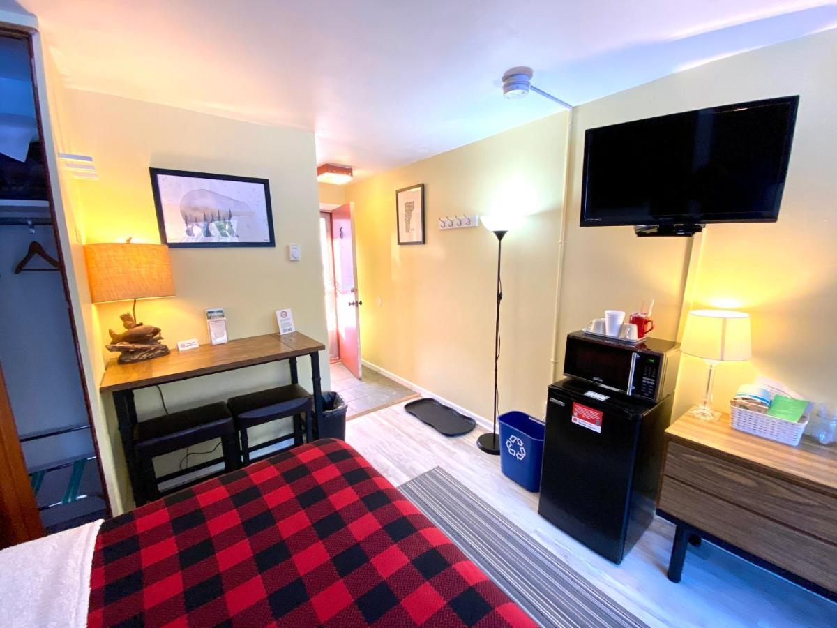 Snowdon Chalet Motel Londonderry Экстерьер фото