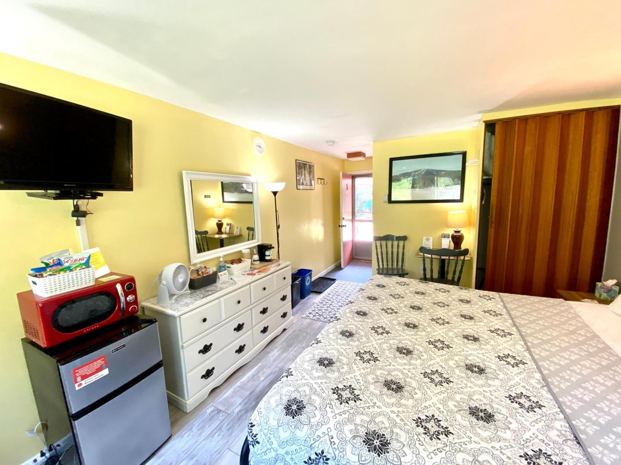 Snowdon Chalet Motel Londonderry Экстерьер фото